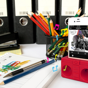 Amplificator pentru iPhone 4/5 - iHorn Boombox - mai multe modele | Kikkerland